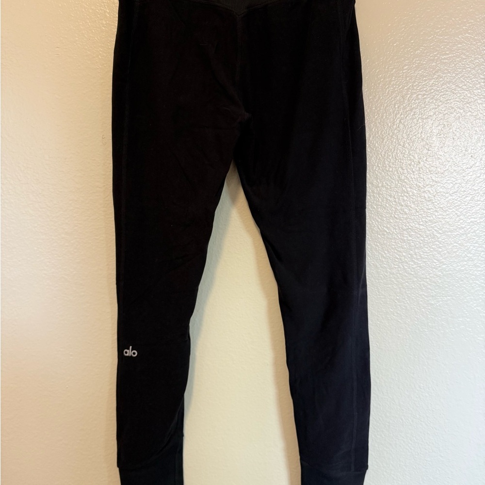ALO  (WORN TWICE) Yoga Soft Collection Leggings